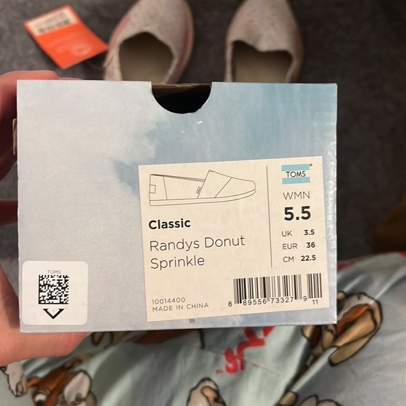 Toms x Randys Donuts - Picture 6 of 6